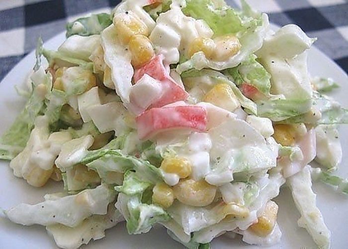 И крабовый салат с пекинской капустой рецепт с И крабовый салат с пекинской капустой рецепт с