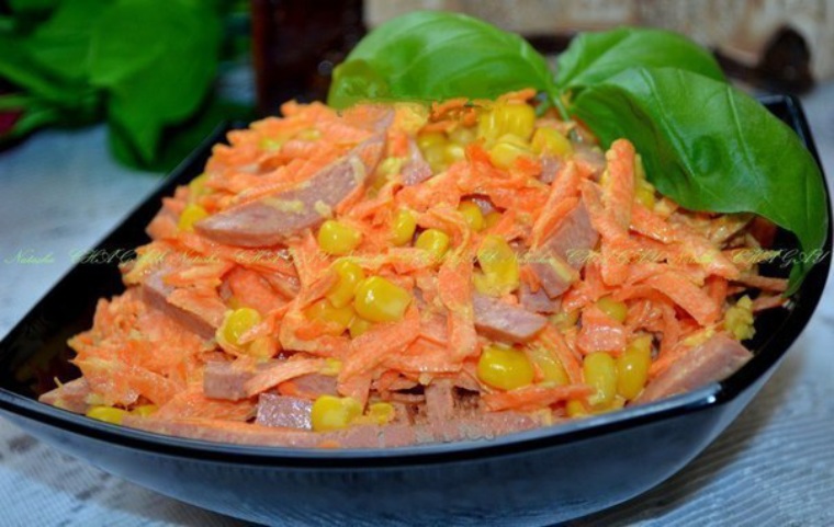 Салат из копченой колбасы рецепт с очень вкусный Салат из копченой колбасы рецепт с очень вкусный