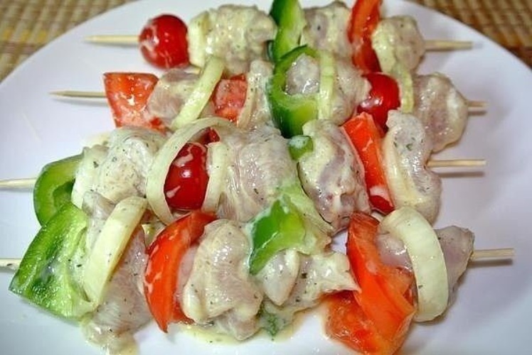 Шашлык в духовке на шпажках с овощами в духовке рецепт с фото